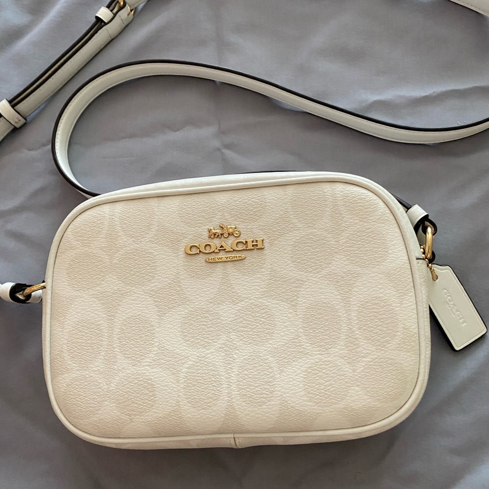 Coach Mini Jamie Camera Bag.Rarely used   in excellent condition White w cream C